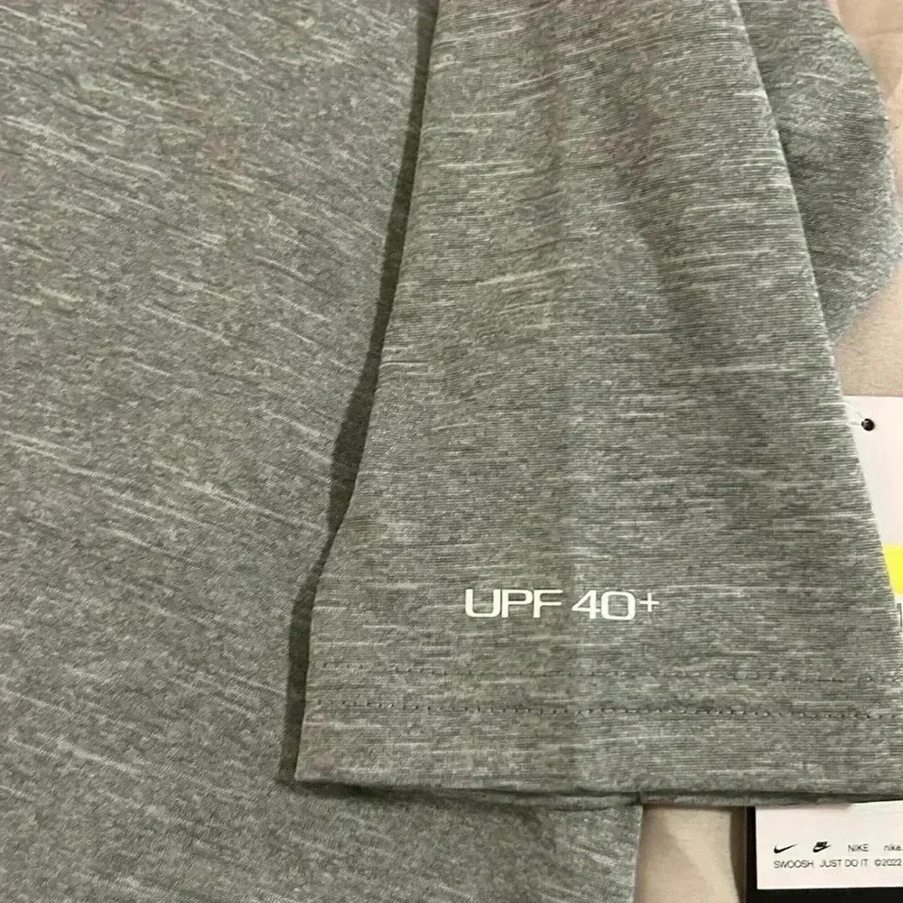 NWT Boys Nike swim shirt size S UPF 40+ - Picture 4 of 5